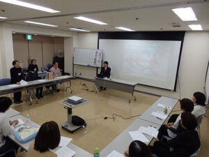2015年4月　新宿戸山サンライズでの講演会の様子